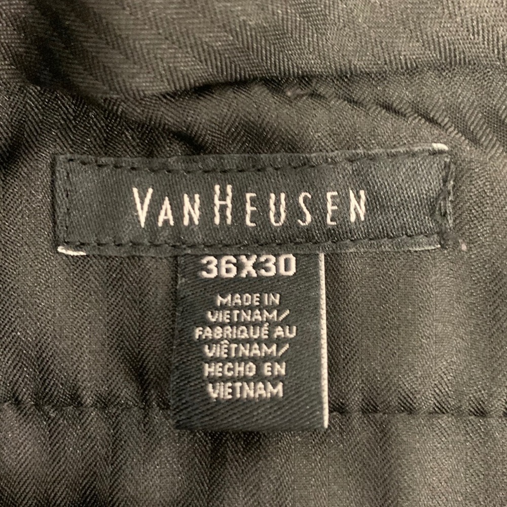 Vanheusen 36X30 black dress pants